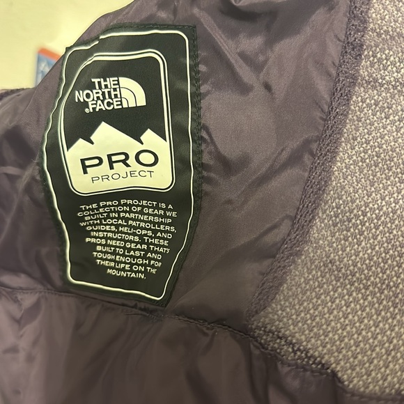 North face women’s ski jacket - Picture 14 of 14